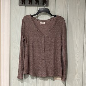 Maurice’s long sleeve top, pink with grey, soft, snaps down the front